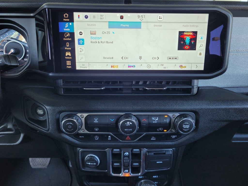 2025 Jeep Gladiator Nighthawk