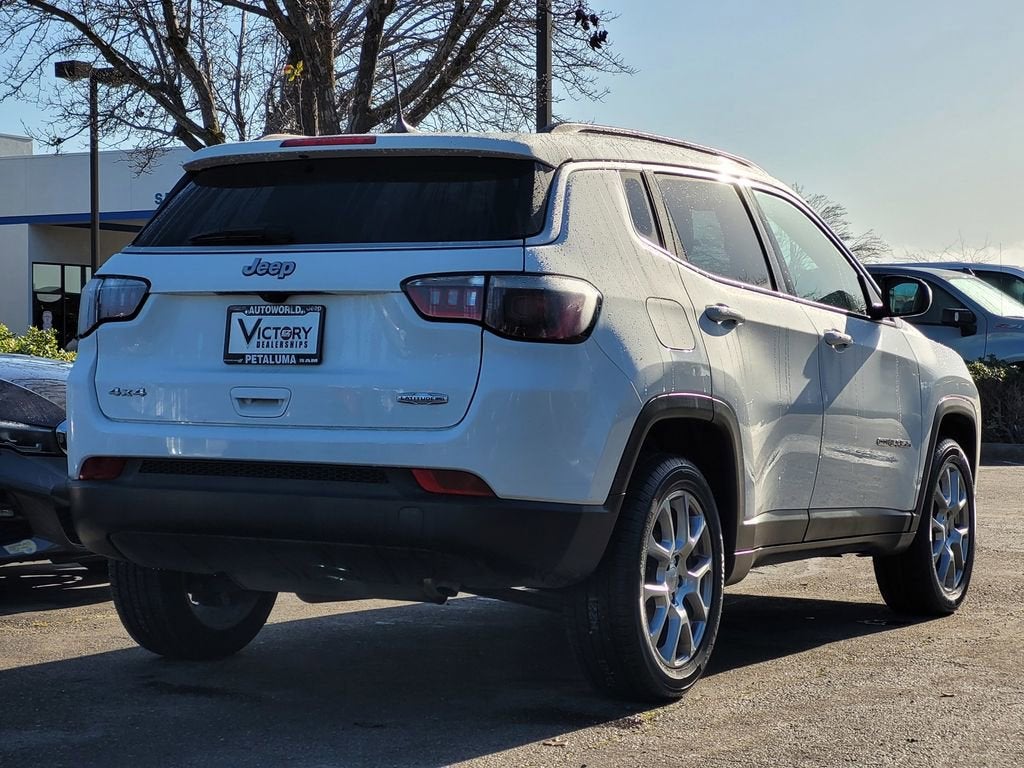2022 Jeep Compass Latitude Lux